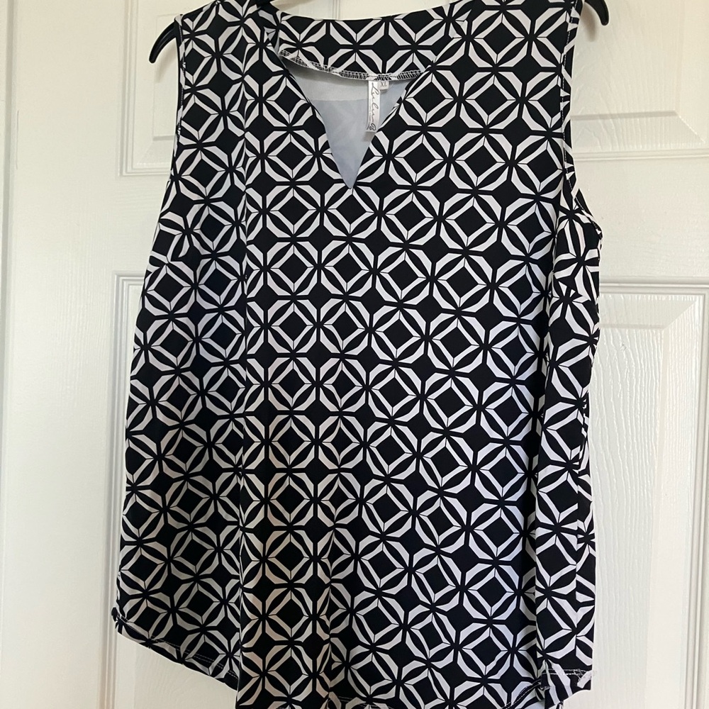 Lulu-B Sleeveless Top - Size XL